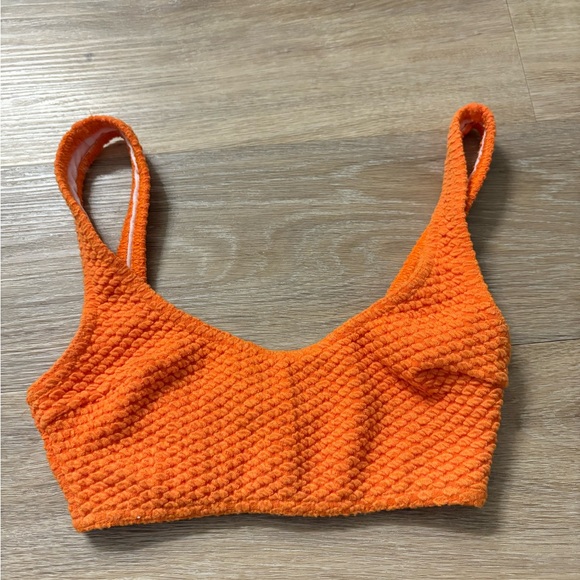 Pretty Little Thing Swimsuit Top - Picture 1 of 4